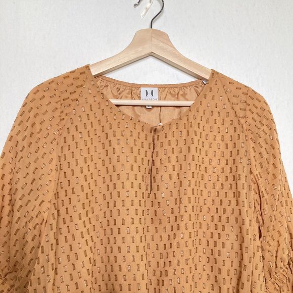 Halston Heritage Silk Dolman Short Sleeve Top V Neck Keyhole Button Detail - Picture 3 of 12